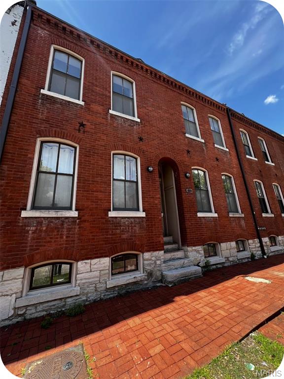 Photo 1 of 20 — 2009 S 11th Street, St Louis, MO 63104