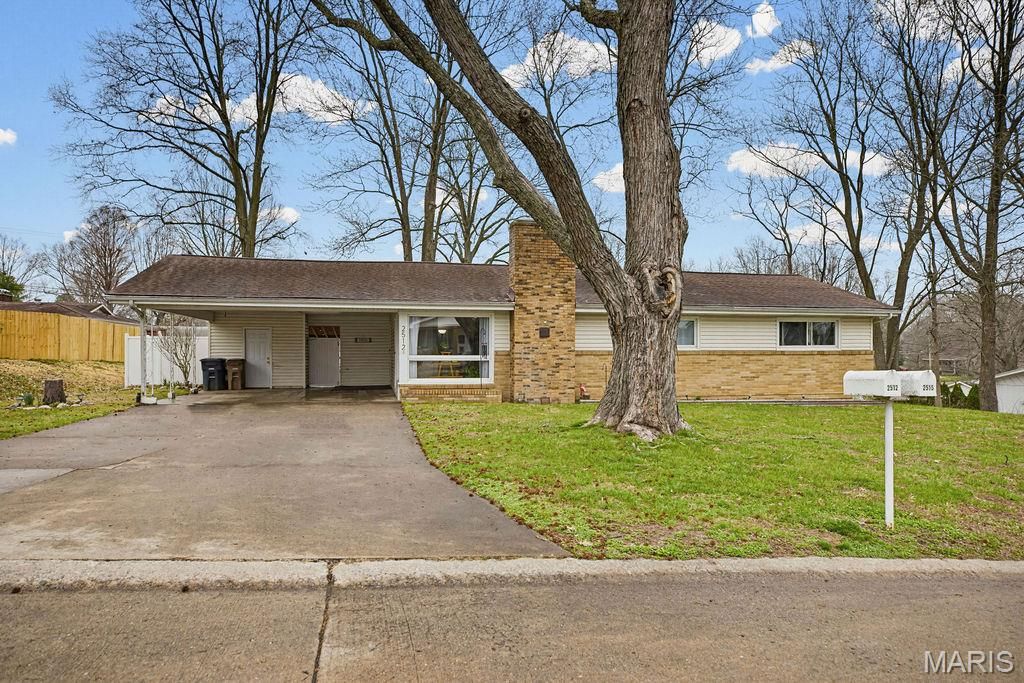 Photo of 2512 Ford Drive, Cape Girardeau, MO 63701 (MLS # 26005644)