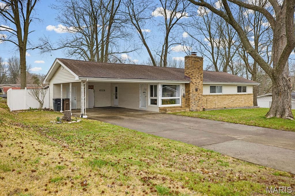 Photo of 2512 Ford Drive, Cape Girardeau, MO 63701 (MLS # 26005644)