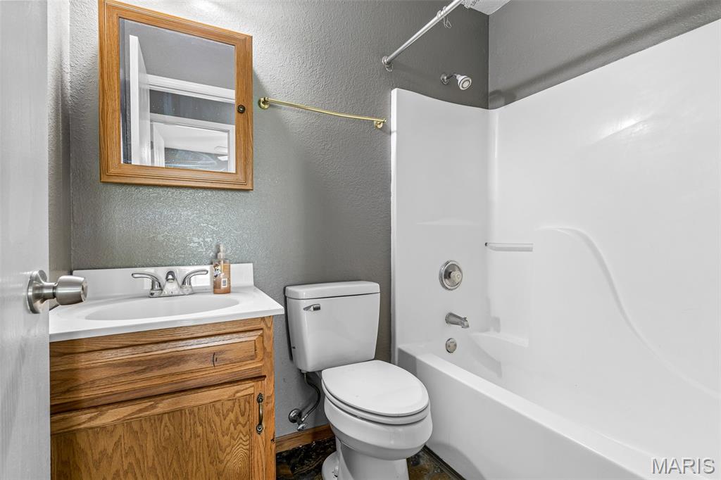 De Soto, Missouri 63020, United States, 3 Bedrooms Bedrooms, ,3 BathroomsBathrooms,Residential,Pending,150910