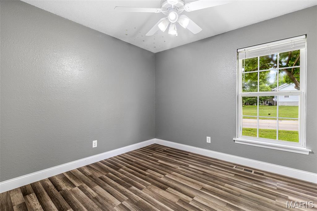 De Soto, Missouri 63020, United States, 3 Bedrooms Bedrooms, ,3 BathroomsBathrooms,Residential,Pending,150910