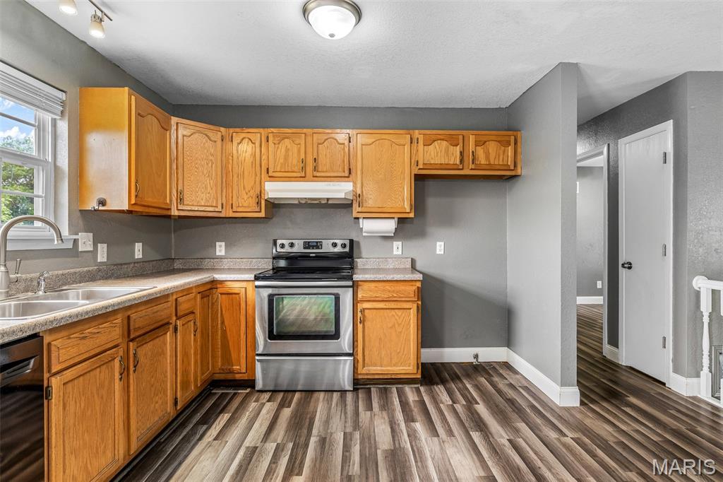 De Soto, Missouri 63020, United States, 3 Bedrooms Bedrooms, ,3 BathroomsBathrooms,Residential,Pending,150910