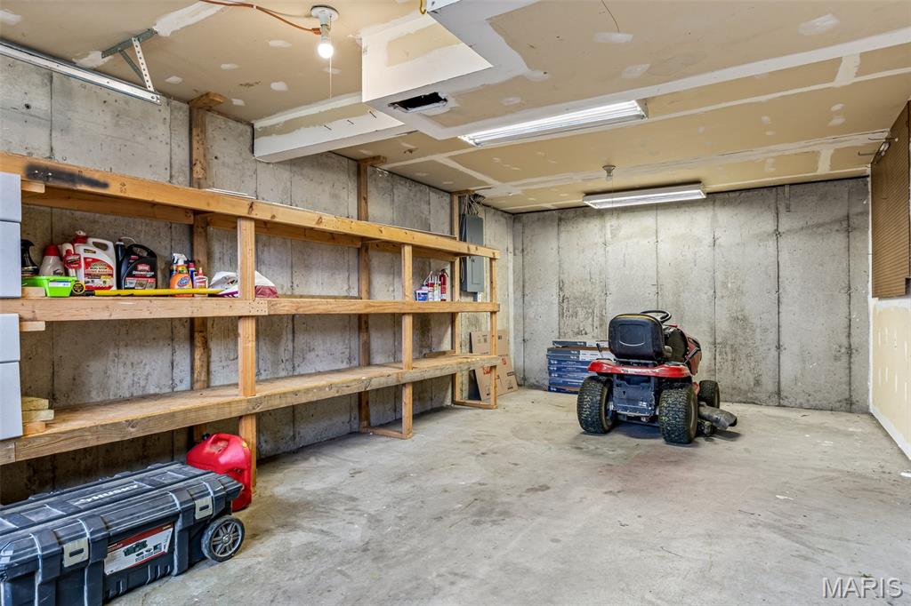 De Soto, Missouri 63020, United States, 3 Bedrooms Bedrooms, ,3 BathroomsBathrooms,Residential,Pending,150910