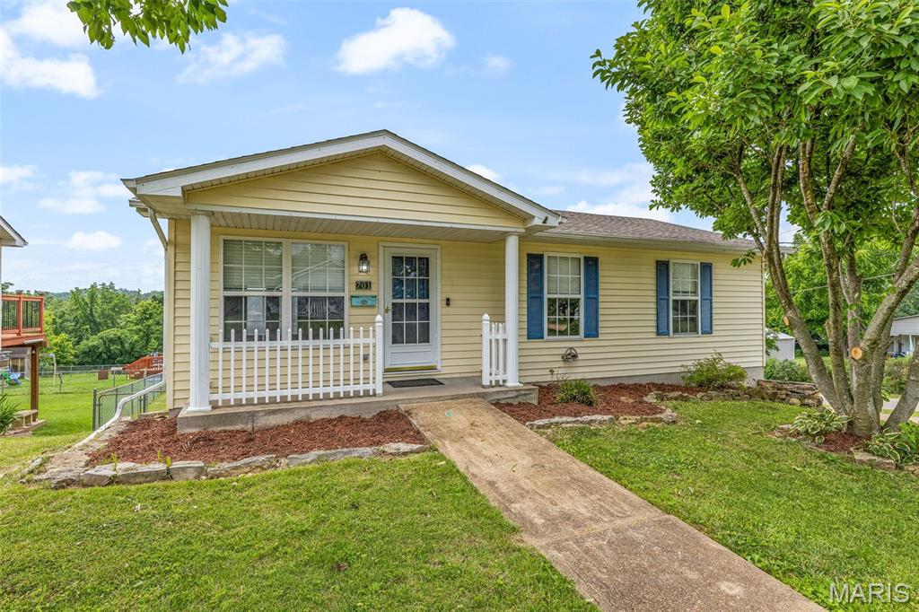 De Soto, Missouri 63020, United States, 3 Bedrooms Bedrooms, ,3 BathroomsBathrooms,Residential,Pending,150910