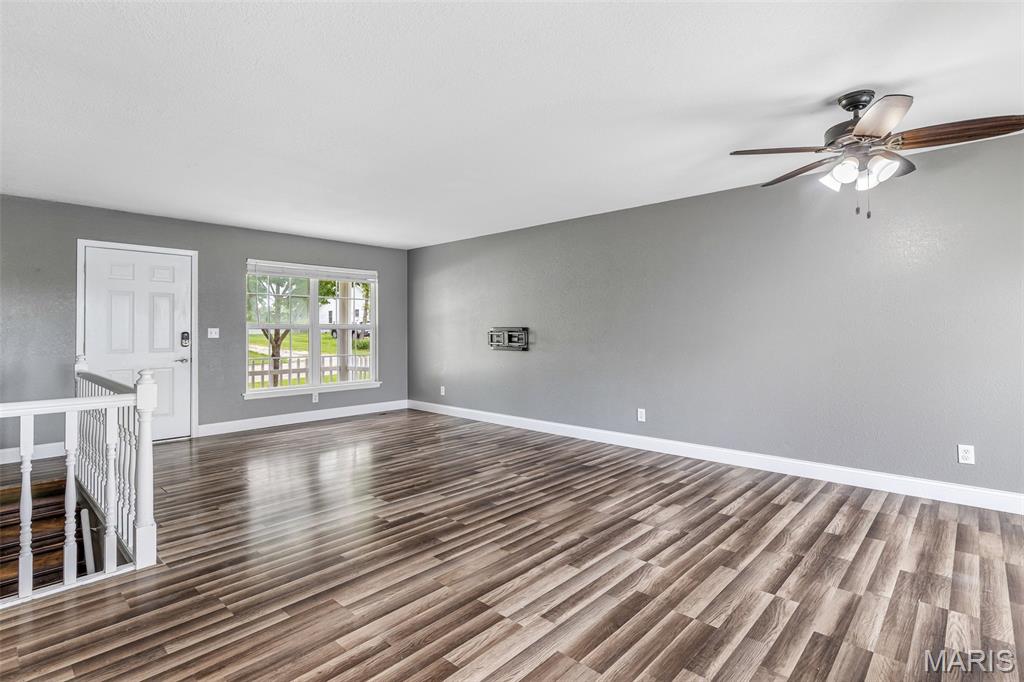 De Soto, Missouri 63020, United States, 3 Bedrooms Bedrooms, ,3 BathroomsBathrooms,Residential,Pending,150910