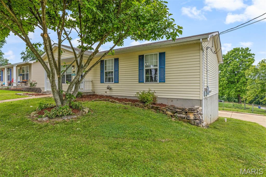 De Soto, Missouri 63020, United States, 3 Bedrooms Bedrooms, ,3 BathroomsBathrooms,Residential,Pending,150910