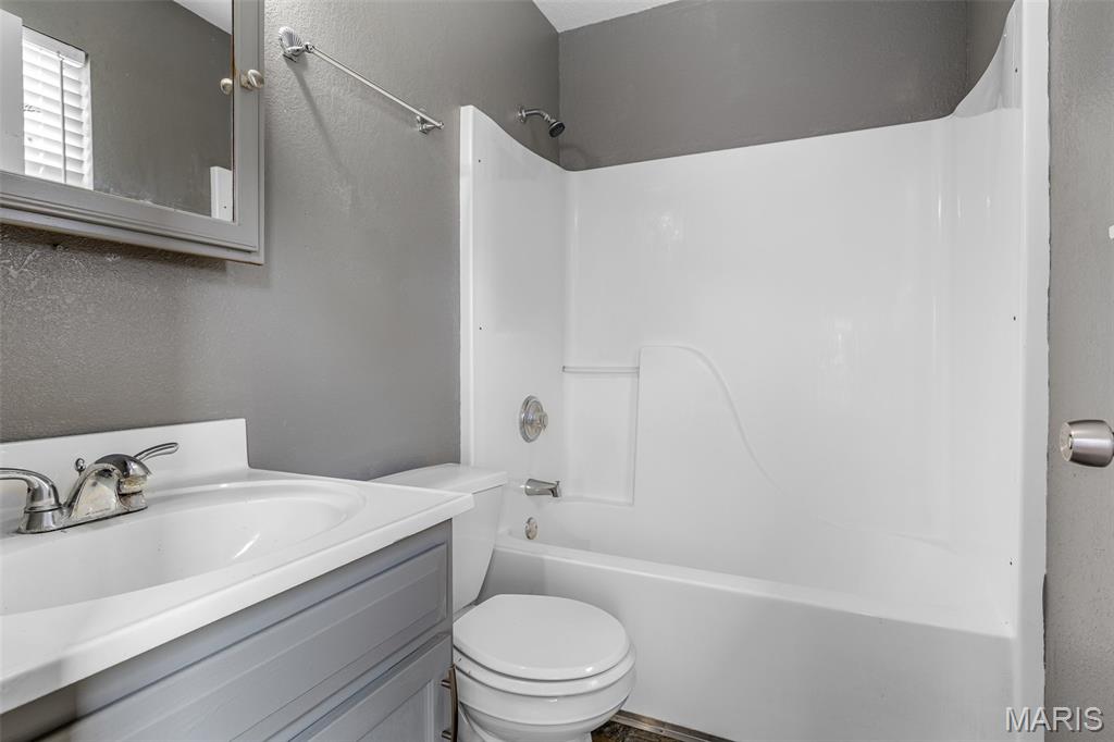 De Soto, Missouri 63020, United States, 3 Bedrooms Bedrooms, ,3 BathroomsBathrooms,Residential,Pending,150910