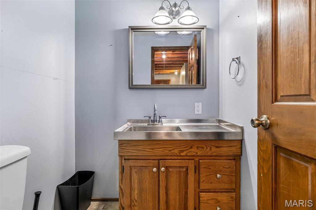 De Soto, Missouri 63020, United States, 3 Bedrooms Bedrooms, ,3 BathroomsBathrooms,Residential,Pending,150910