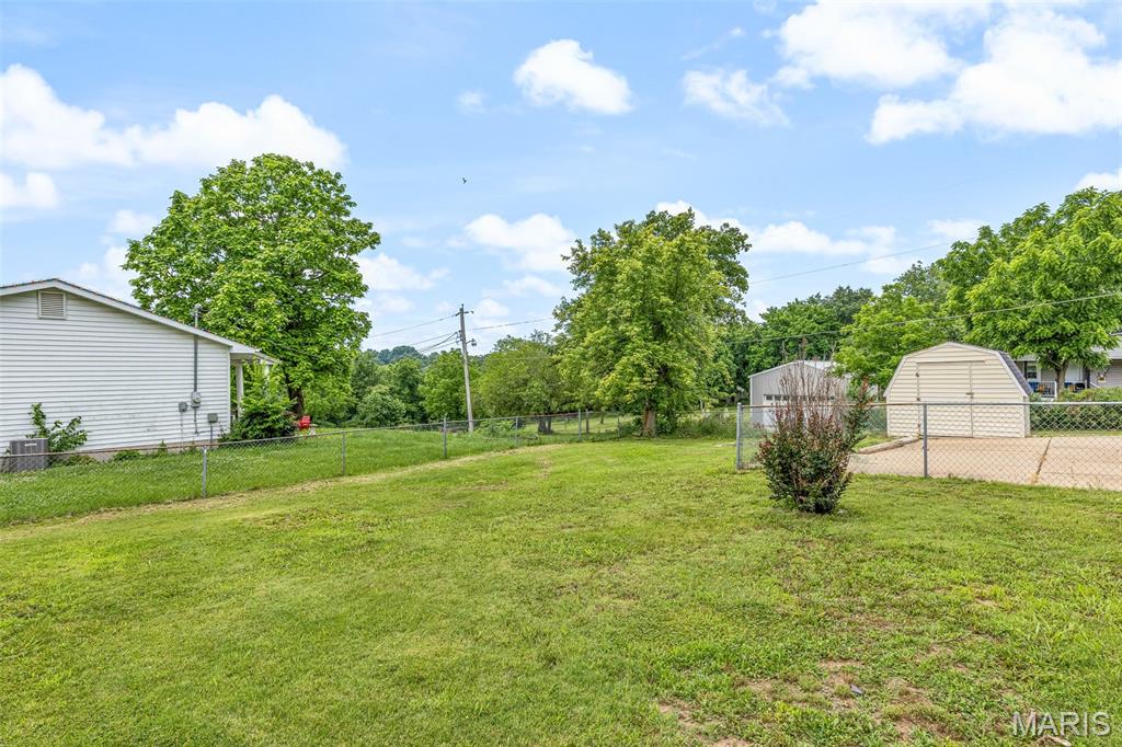 De Soto, Missouri 63020, United States, 3 Bedrooms Bedrooms, ,3 BathroomsBathrooms,Residential,Pending,150910