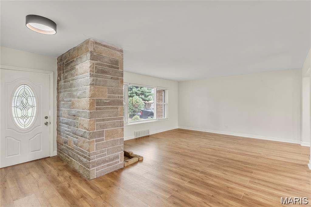 St Louis, Missouri 63123, United States, 4 Bedrooms Bedrooms, ,2 BathroomsBathrooms,Residential,Active,253503