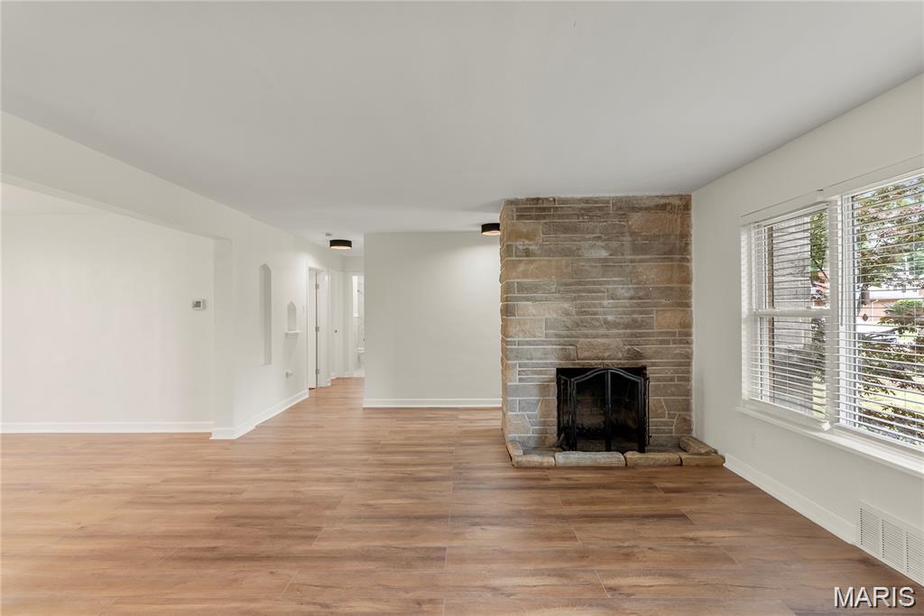 St Louis, Missouri 63123, United States, 4 Bedrooms Bedrooms, ,2 BathroomsBathrooms,Residential,Active,253503