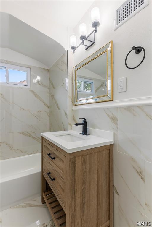 St Louis, Missouri 63123, United States, 4 Bedrooms Bedrooms, ,2 BathroomsBathrooms,Residential,Active,253503