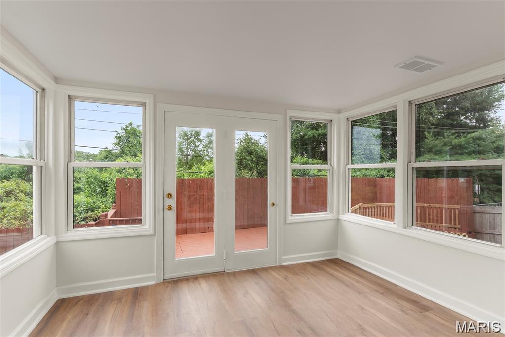 St Louis, Missouri 63123, United States, 4 Bedrooms Bedrooms, ,2 BathroomsBathrooms,Residential,Active,253503