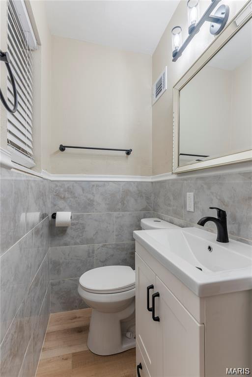 St Louis, Missouri 63123, United States, 4 Bedrooms Bedrooms, ,2 BathroomsBathrooms,Residential,Active,253503