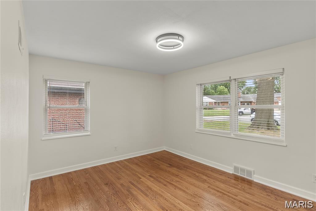 St Louis, Missouri 63123, United States, 4 Bedrooms Bedrooms, ,2 BathroomsBathrooms,Residential,Active,253503