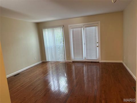 Tiny photo for 1126 Rue La Chelle Walk #1126, Creve Coeur, MO 63141 (MLS # 26015382)