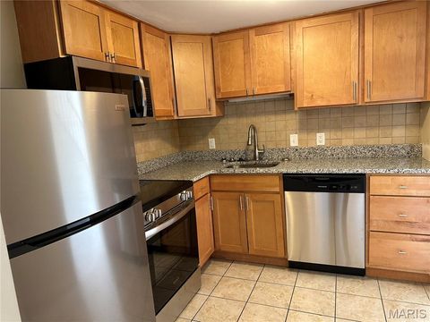 Tiny photo for 1126 Rue La Chelle Walk #1126, Creve Coeur, MO 63141 (MLS # 26015382)