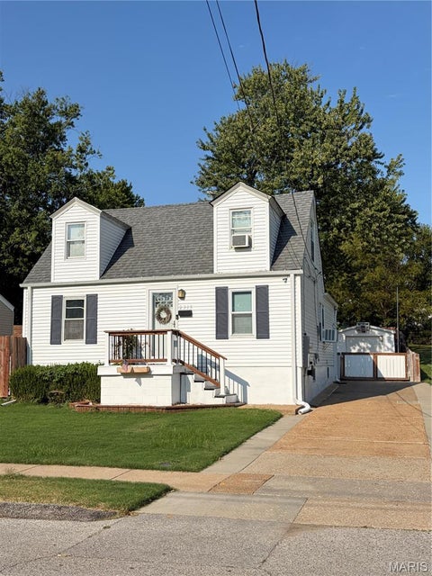 Photo of 2315 Wengler Avenue, Overland, MO 63114 (MLS # 26060771)