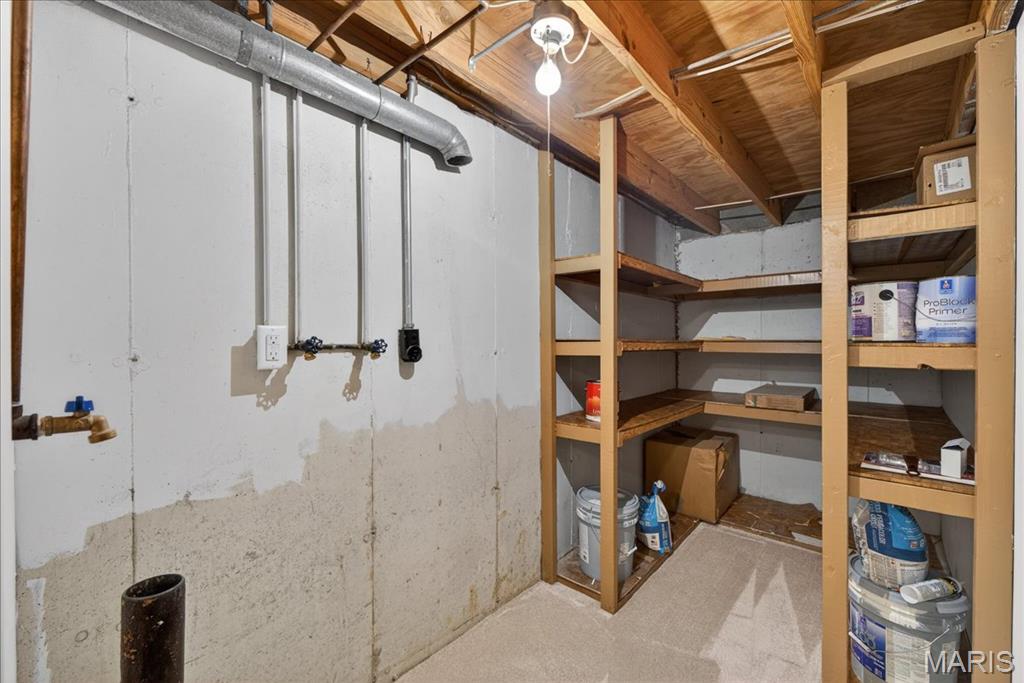 Woods Glen Condo 9 - Residential