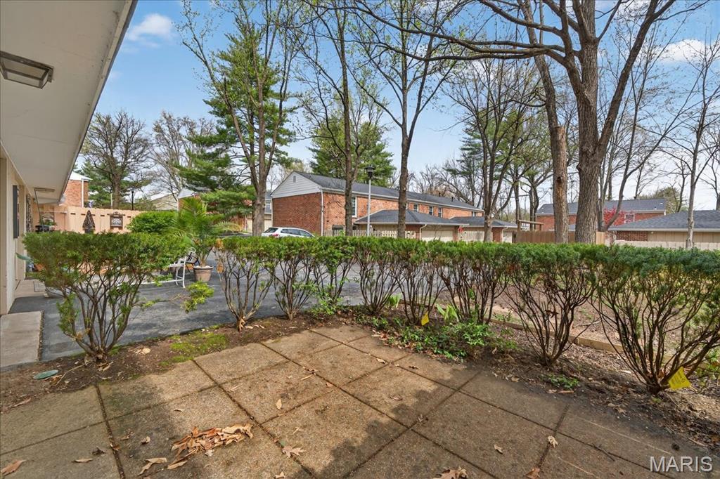 Woods Glen Condo 9 - Residential