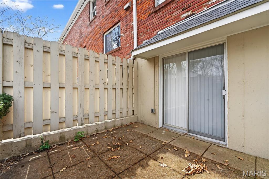 Woods Glen Condo 9 - Residential