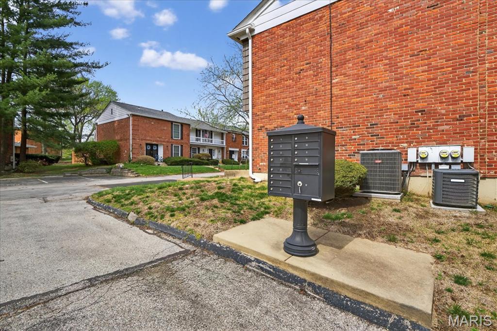 Woods Glen Condo 9 - Residential