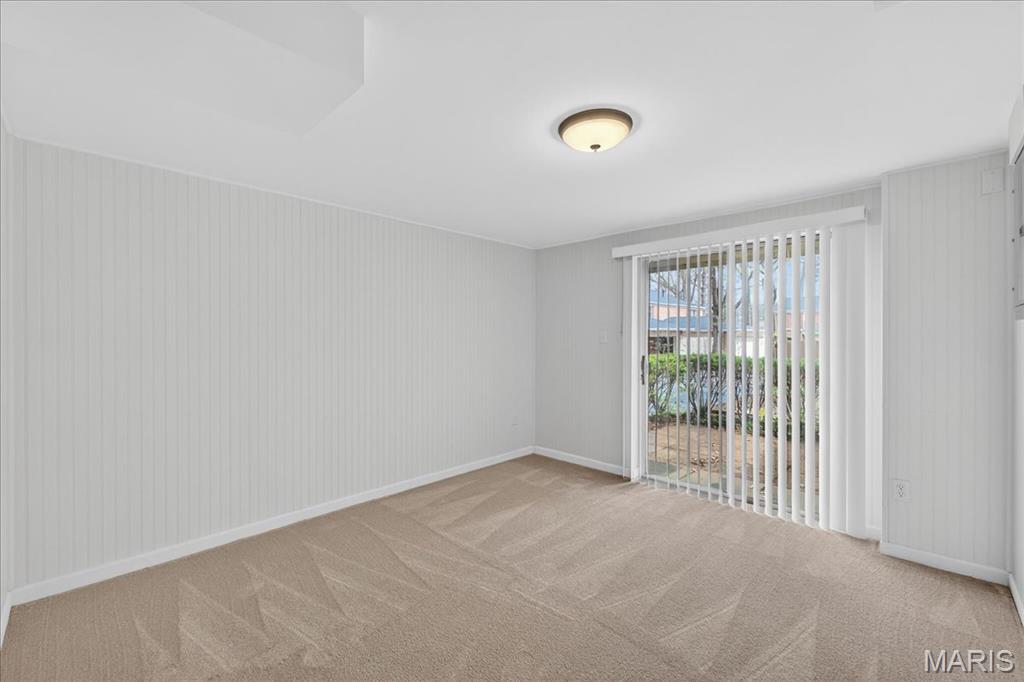 Woods Glen Condo 9 - Residential