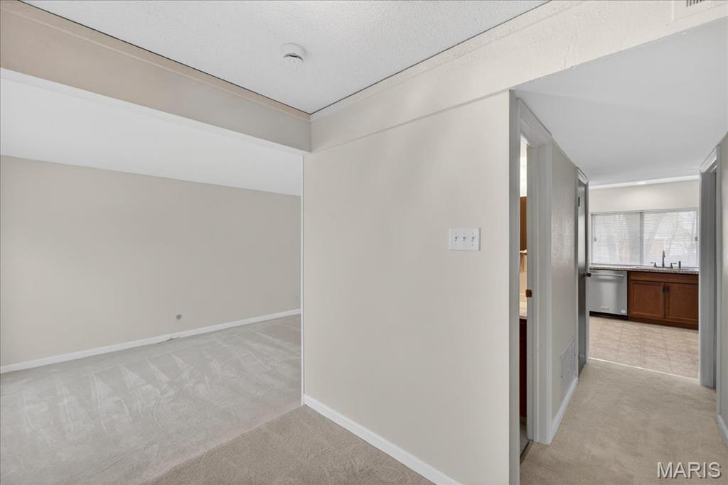 Woods Glen Condo 9 - Residential