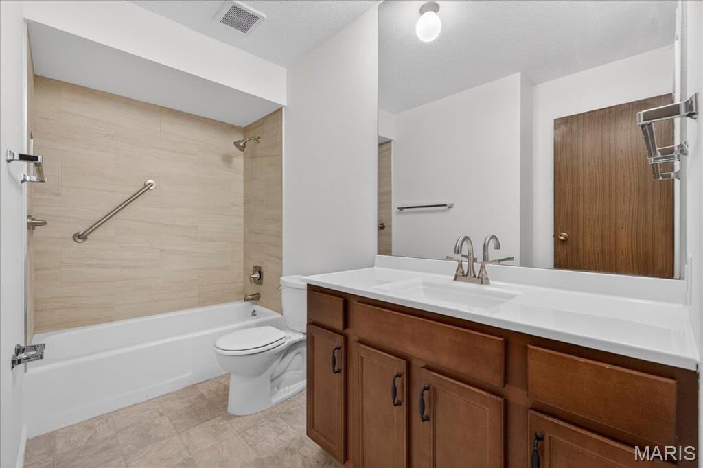 Woods Glen Condo 9 - Residential