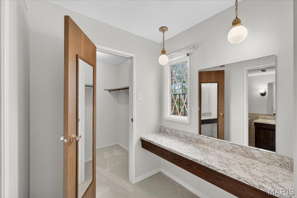 Woods Glen Condo 9 - Residential