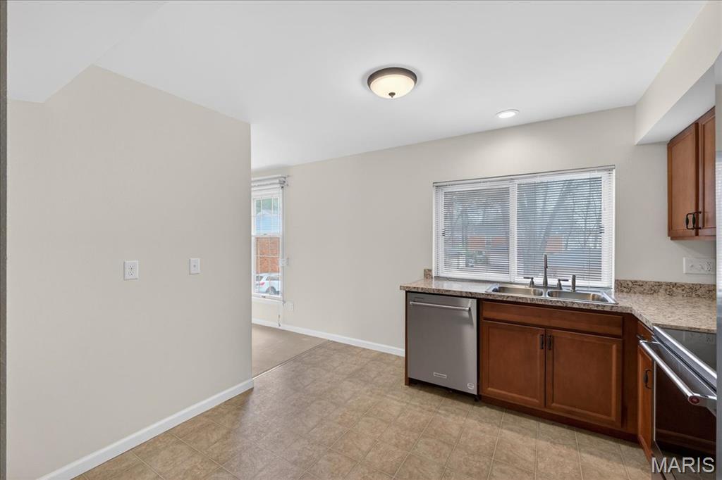 Woods Glen Condo 9 - Residential