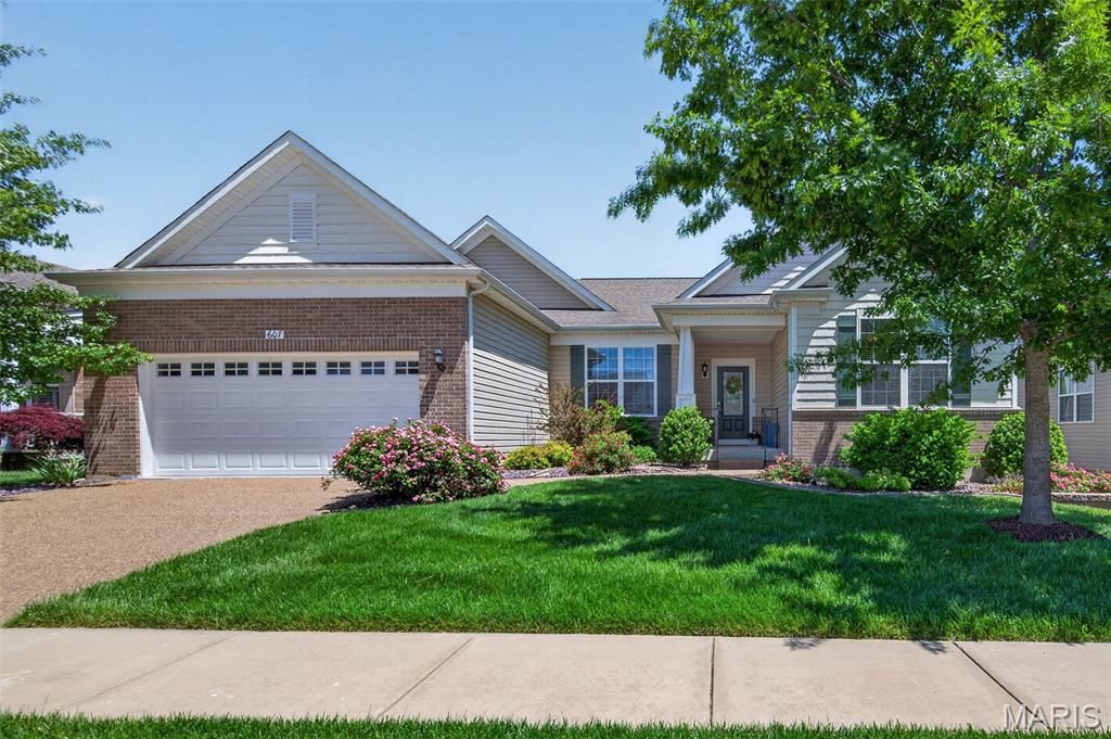 Photo of 607 Falconcrest Drive, Lake Saint Louis, MO 63367 (MLS # 26029526)