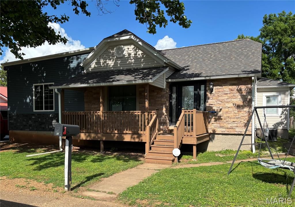 Photo of 112 N White Oak Street, Desloge, MO 63601 (MLS # 26032597)