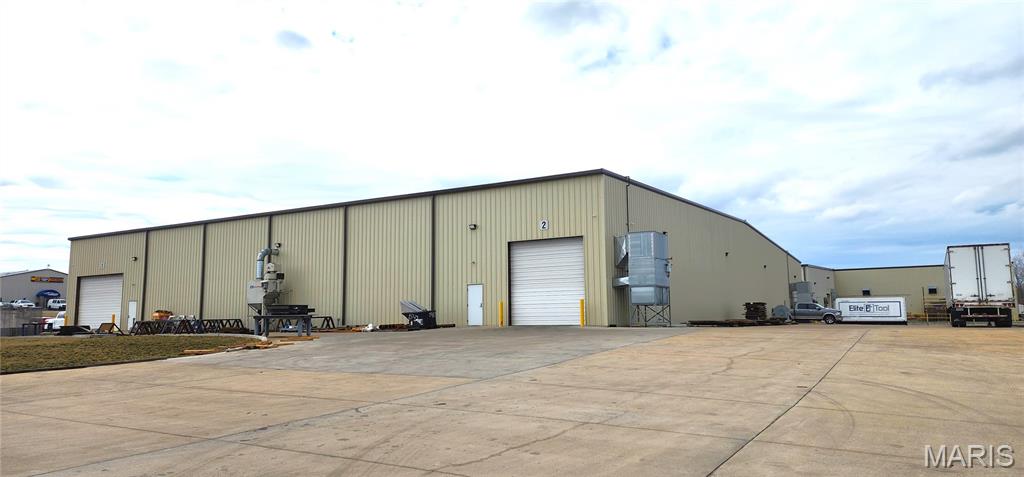 1011 Industrial Court