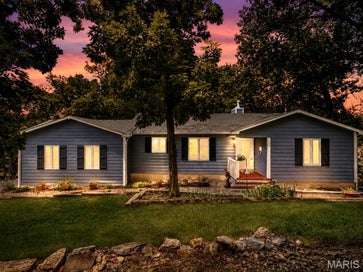 19 Summit Lane Pacific MO 63069