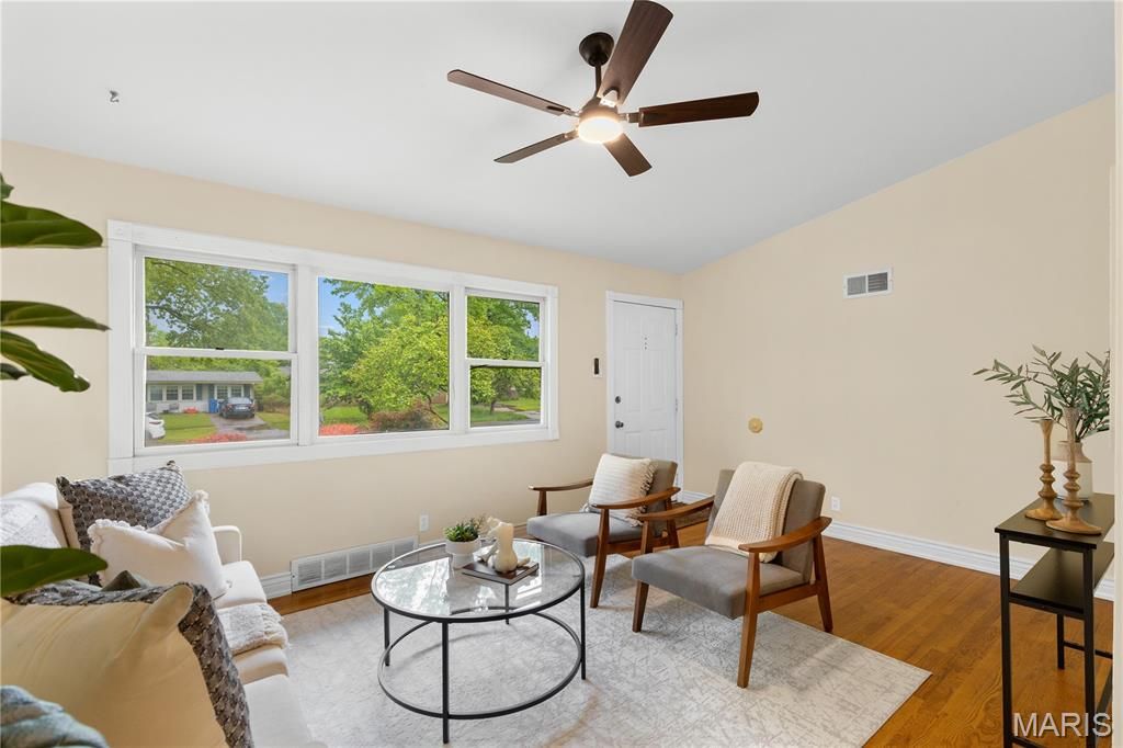 Photo of 1965 Thunderbird Avenue, Florissant, MO 63033 (MLS # 26024823)