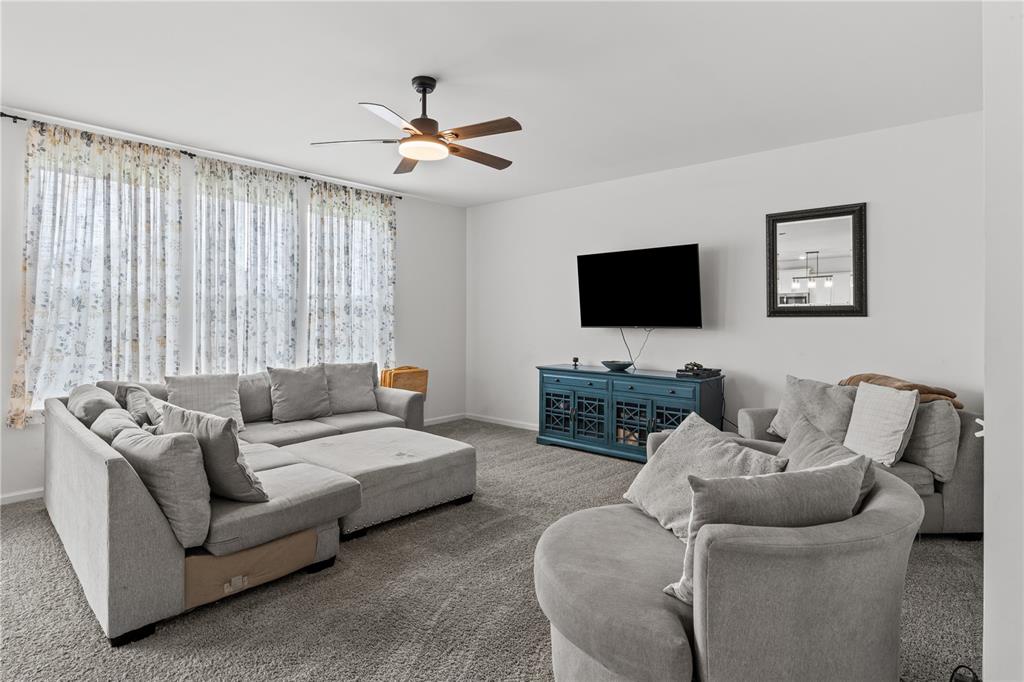 835 Upland Loop