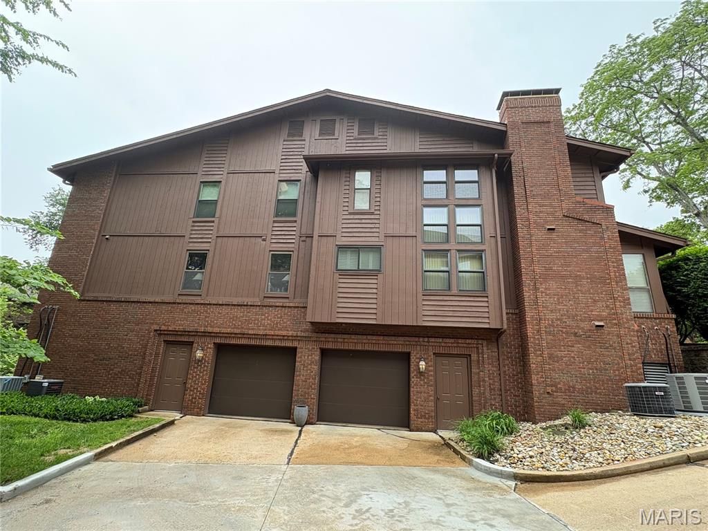 Photo of 2012 Trailcrest Lane #3, St Louis, MO 63122 (MLS # 26027097)