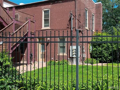 Photo of 1924 Geyer Avenue #C, St Louis, MO 63104 (MLS # 26030076)