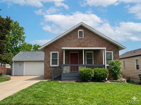 Photo of 1470 Sproule Avenue, St Louis, MO 63139 (MLS # 26012554)