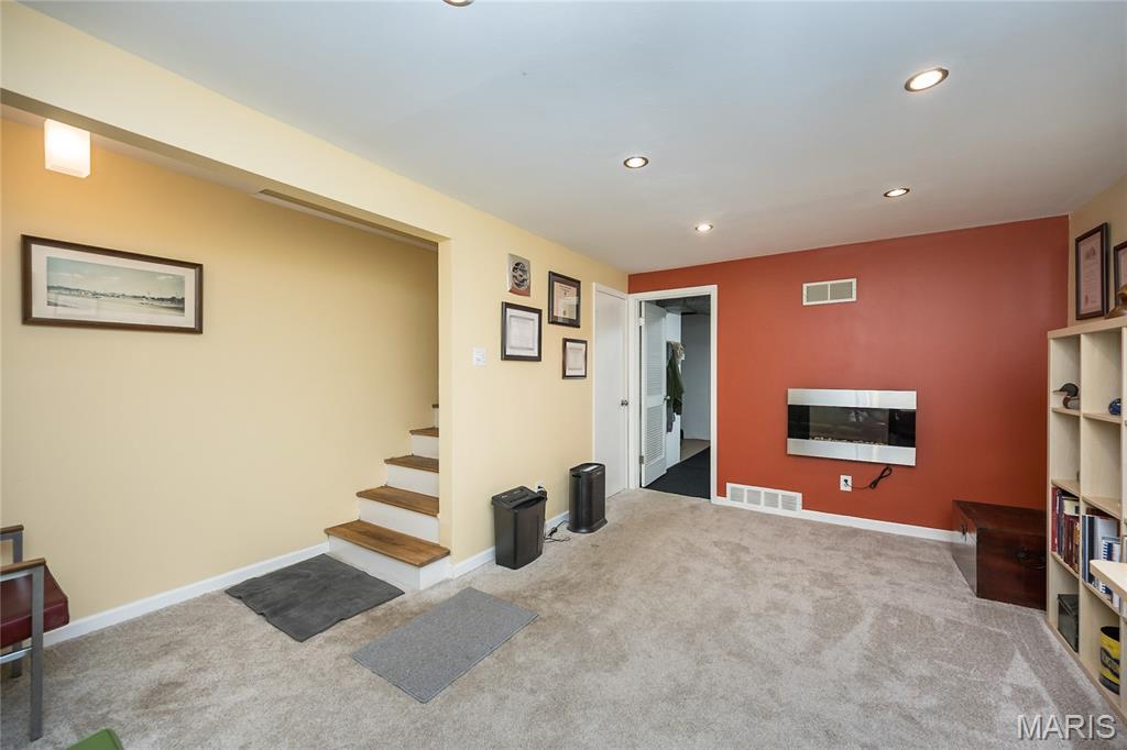 St Louis, Missouri 63122, United States, 2 Bedrooms Bedrooms, ,2 BathroomsBathrooms,Residential,Active,193850