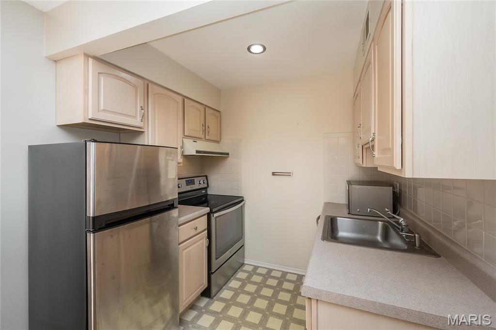 St Louis, Missouri 63122, United States, 2 Bedrooms Bedrooms, ,2 BathroomsBathrooms,Residential,Active,193850