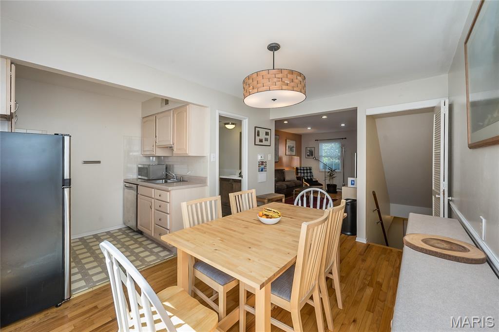 St Louis, Missouri 63122, United States, 2 Bedrooms Bedrooms, ,2 BathroomsBathrooms,Residential,Active,193850