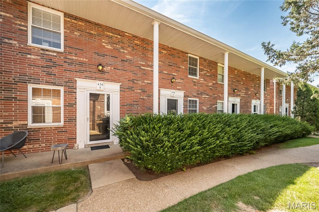 St Louis, Missouri 63122, United States, 2 Bedrooms Bedrooms, ,2 BathroomsBathrooms,Residential,Active,193850