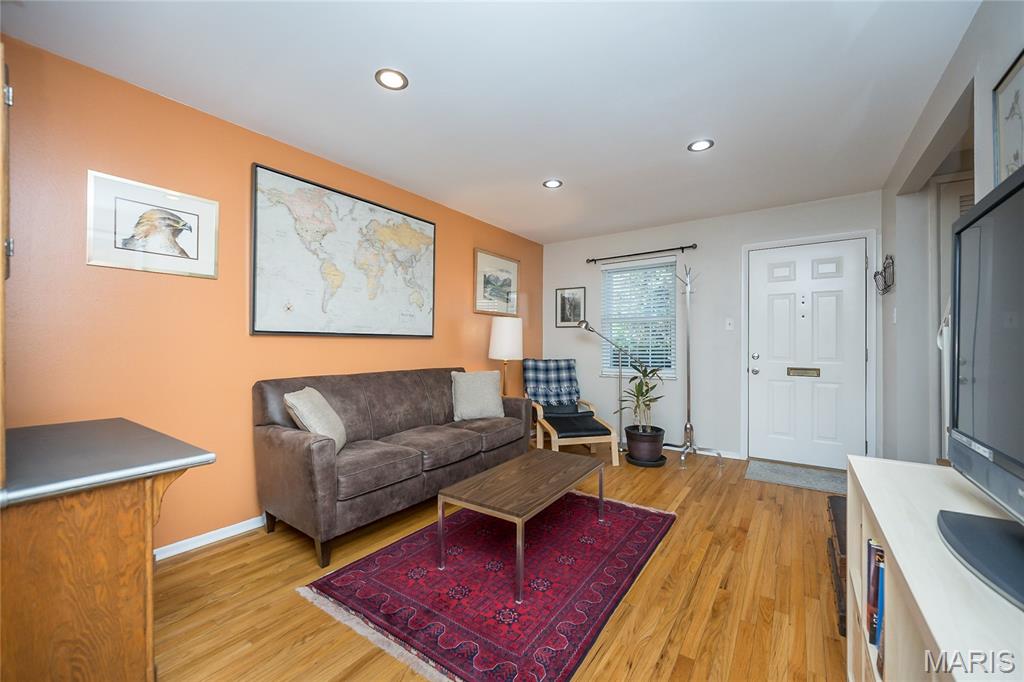 St Louis, Missouri 63122, United States, 2 Bedrooms Bedrooms, ,2 BathroomsBathrooms,Residential,Active,193850