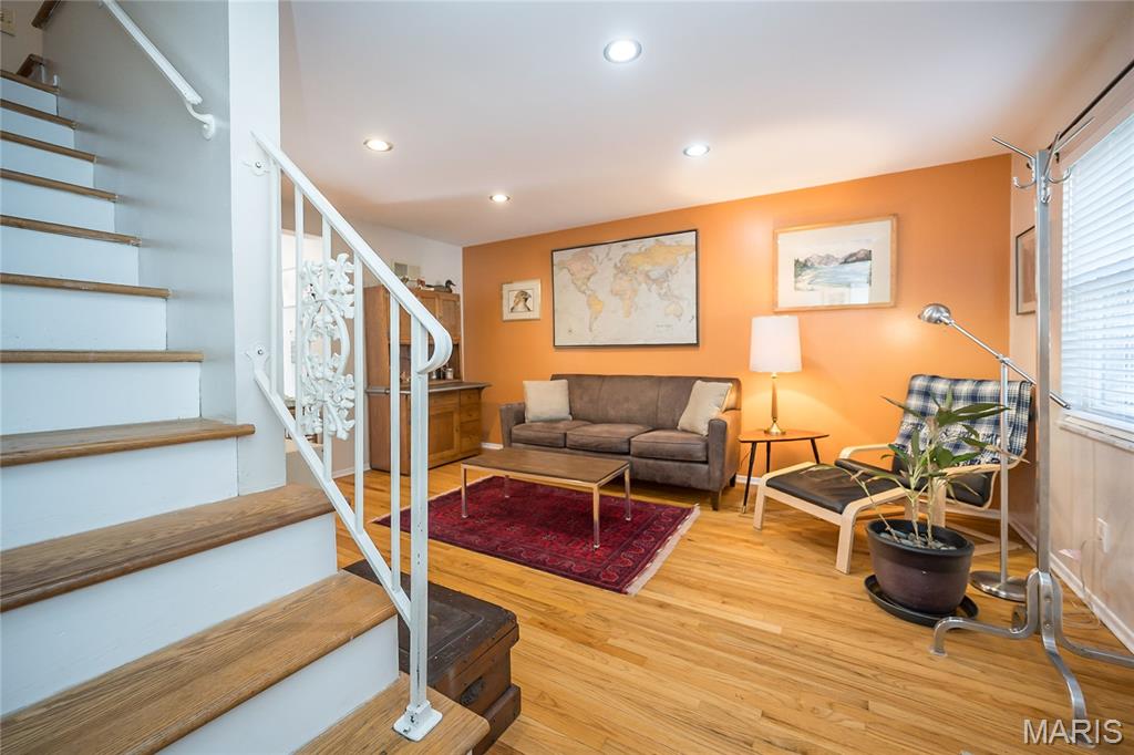 St Louis, Missouri 63122, United States, 2 Bedrooms Bedrooms, ,2 BathroomsBathrooms,Residential,Active,193850