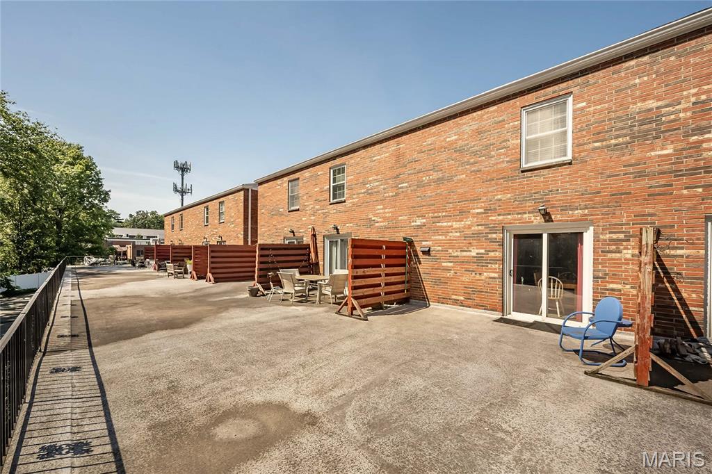 St Louis, Missouri 63122, United States, 2 Bedrooms Bedrooms, ,2 BathroomsBathrooms,Residential,Active,193850