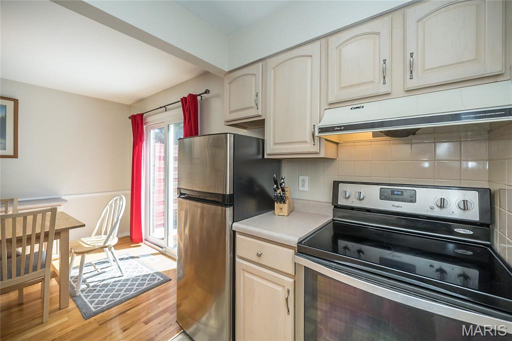 St Louis, Missouri 63122, United States, 2 Bedrooms Bedrooms, ,2 BathroomsBathrooms,Residential,Active,193850