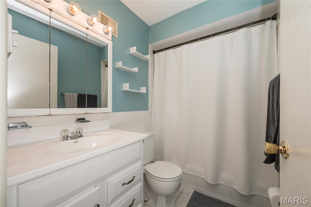 St Louis, Missouri 63122, United States, 2 Bedrooms Bedrooms, ,2 BathroomsBathrooms,Residential,Active,193850