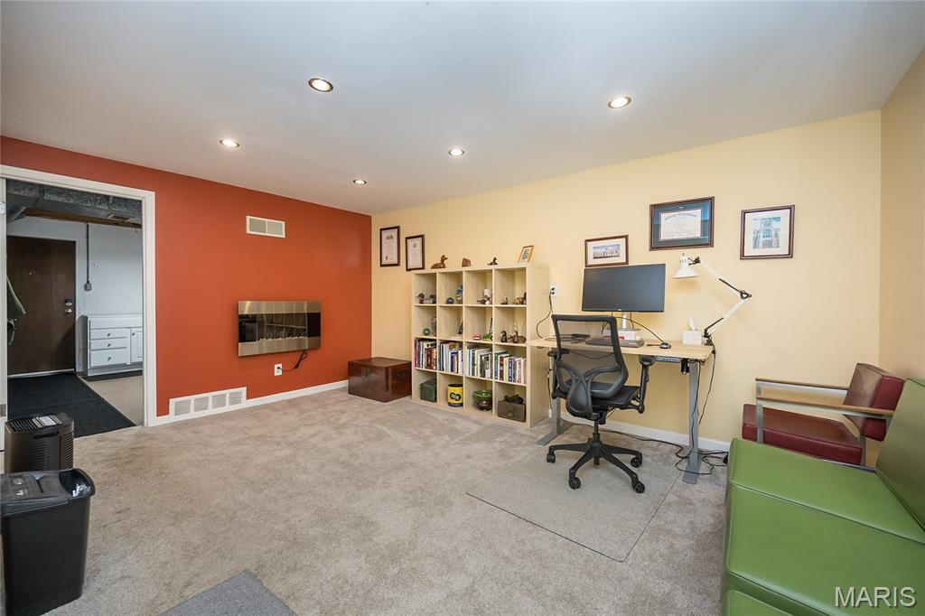 St Louis, Missouri 63122, United States, 2 Bedrooms Bedrooms, ,2 BathroomsBathrooms,Residential,Active,193850